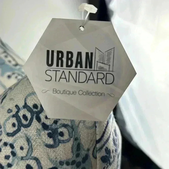 CHINOISERIE BLUE & WHITE 20x20” duck feathers filled pillow NWT decorative soft - Picture 6 of 10